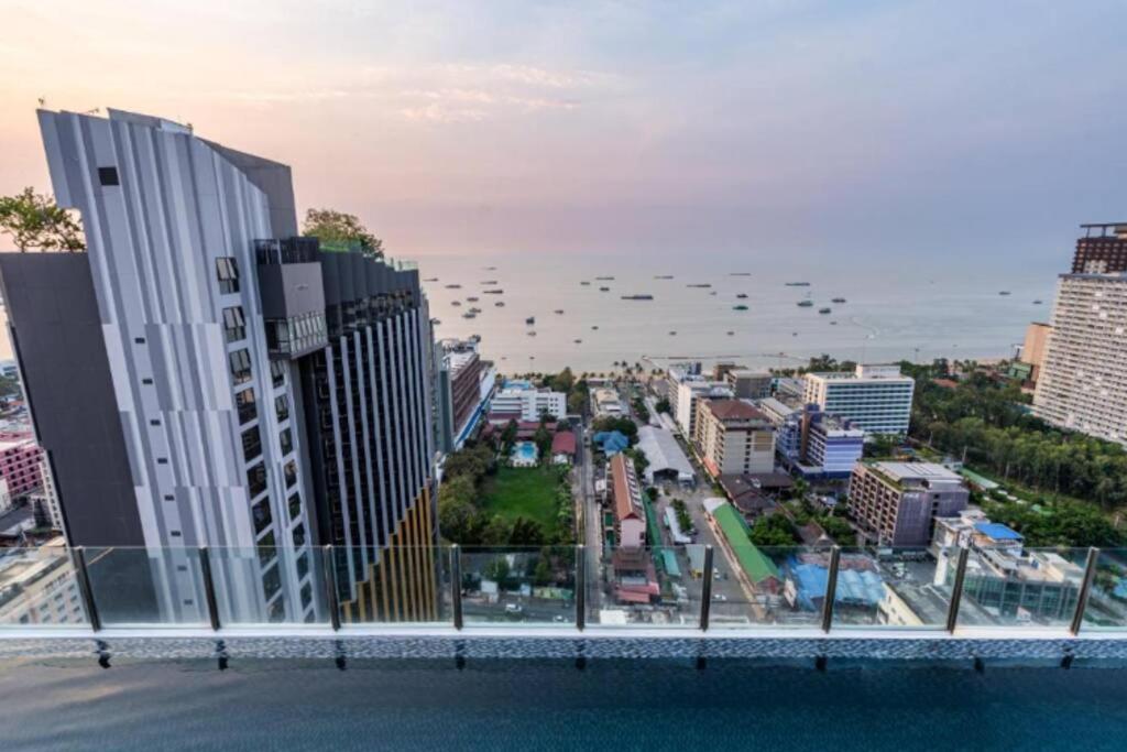 The Base Central Pattaya Quiet Room With Infinity Pool & Free Netflix Exterior foto